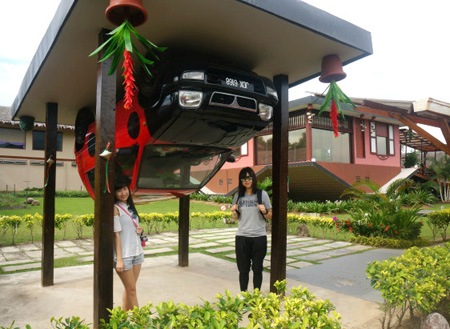 Mari Mari Cultural Village + Upside Down House + 3D Museum